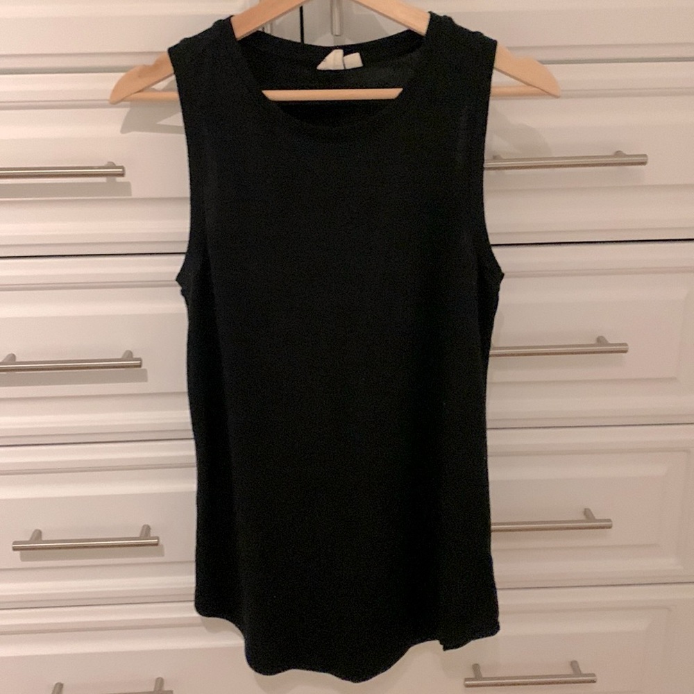 GAP Softspun black crew-neck tank. Sz XS